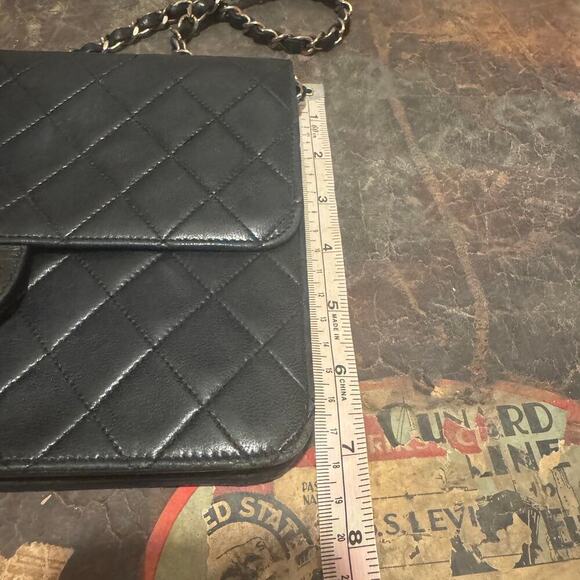 Chanel Vintage Black Lambskin Leather Flap Bag Pre-Serial GHW - Picture 11 of 12